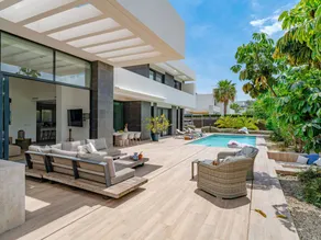 Fully equipped wonderful holiday home with barbecue, terrace & private pool | Mountain view - Image 2