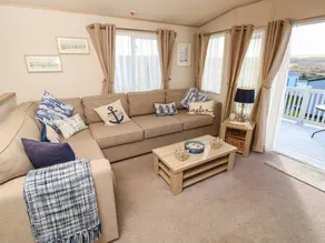 Cottage with pool & garden | Beach view - Image 4