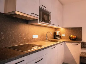 Appartamento 'Zum Sonnentor - Larix' con vista sulle montagne, balcone e Wi-Fi - Image 5
