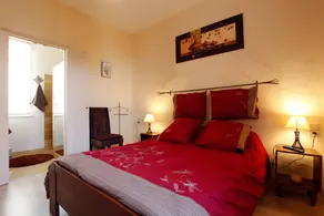 Lovely bed and breakfast with terrace, pool & garden | Garden view - Image 2
