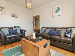 Cottage with garden & terrace | Beach view - Image 5