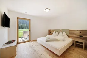 Flat with terrace, garden & sauna | Garden view - Image 3