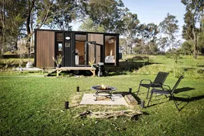 Cute Tiny House for a Delightful Relaxing Farm Stay Surrounded by Nature in Mundoolun, Queensland - Image 2