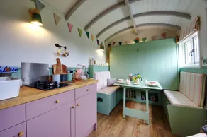 Charming Shepard's Hut, Perfect for Glamping on the North Devon Coastline - Image 2