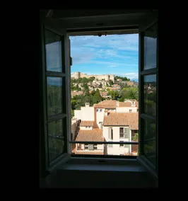 Family-friendly big holiday home with terrace, private pool & garden | Next to Fort Saint-André - Image 3