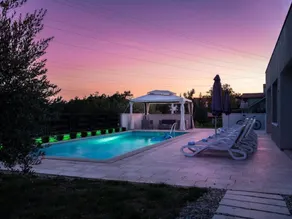 Charming house with BBQ, terrace & private pool | Nature view - Image 2
