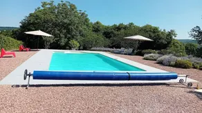 Voll ausgestattetes großzügiges Ferienhaus mit Garten, Pool und Terrasse - Image 2