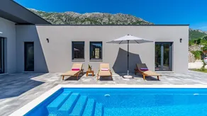 Fully equipped apartment with BBQ, garden & private pool | Mountain view - Image 5