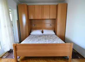 Scenic Retreat Rooms and Family Apartment - Image 5