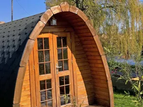 Child-friendly chalet with heated pool & terrace - Image 4