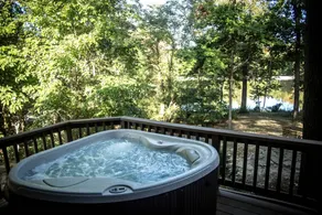 Wonderful Lakefront Cabin with Hot-tub in Carbondale, Illinois - Image 5
