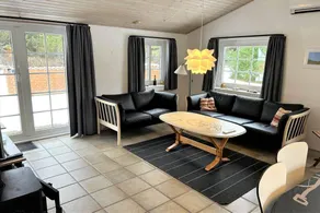 House with barbeque, terrace & jacuzzi | Pet-friendly - Image 2