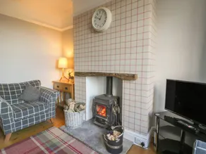 Cottage with garden - Image 3