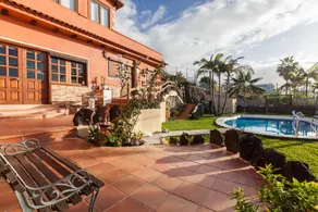 Studio mit beheiztem Pool, Terrasse und Garten | Bergblick | Neben dem Strand - Image 2