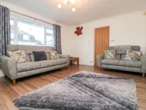 Cottage with garden | Beach view - Image 2