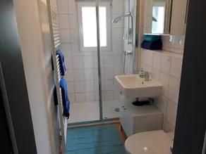 Lovely holiday apartment with terrace & garden - Image 2