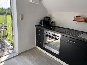Magnifico appartamento accogliente e familiare con piscina, giardino e terrazza | Vista sul giardino - Image 3