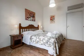 Room 'Timo' with Shared Pool, Wi-Fi and Air Conditioning - Image 3