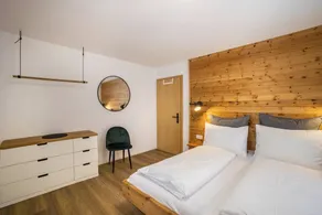 Apartamento con terraza y jardín | Vistas a la montaña - Image 3