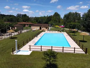 Holiday home with terrace & heated pool - Image 3