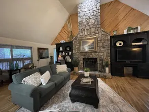 Family-oriented cottage with pool, terrace & barbecue - Image 4
