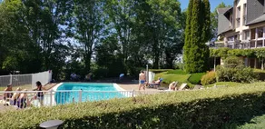 Gîte avec jardin, piscine privée et terrasse - Image 4
