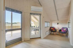 Holiday home with hot tub, sauna & terrace - Image 3