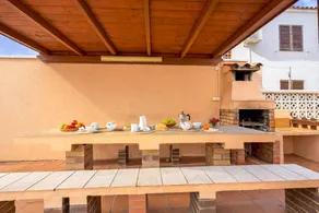 Villa with barbecue, private pool & garden - Image 4
