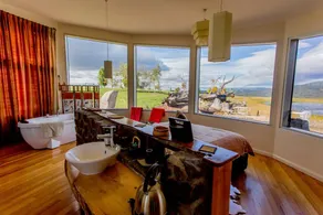 Stunning Cabin Rental for a Spa Getaway near Sheffield in Tasmania - Image 3