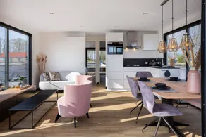 Modern houseboat on top location with unobstructed views over the Sneekermeer - Image 4