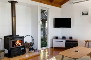 Cosy Swedish-Style Mountain Chalet with Valley Views near Ravensbourne National Park, Queensland - Image 4