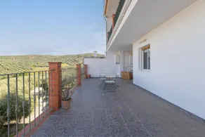 Holiday apartment with terrace - Image 3