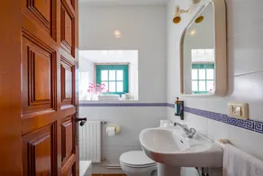 Familienorientiertes charmantes B&B mit schnellem Internet, Pool und Garten | Stadtblick | Haustiere sind willkommen - Image 3