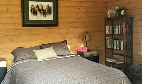 Romantic Riverfront Cabin with Private Deck in Tagish, Yukon - Image 4