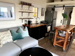 Luxury Getaway with Gorgeous Ocean Views near Summerville Beach in Nova Scotia - Image 2