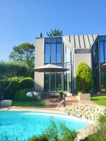 Familienorientiertes geräumiges Ferienhaus mit Terrasse, privatem Pool und Garten | Perfekt für die Arbeit von Zuhause | Hunde erlaubt - Image 4