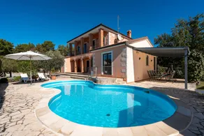Voll ausgestattete gemütliche Villa mit Terrasse, Grill und beheiztem Pool - Image 4