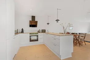 Fully equipped pleasant holiday home with hot tub, terrace & BBQ - Image 5