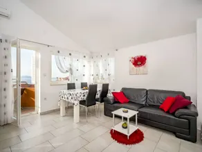 Apartment with barbecue & garden | Sea view - Image 2