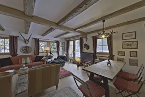 Apartment with terrace & garden - Image 4