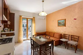 Fully equipped holiday apartment | Mountain view - Image 3