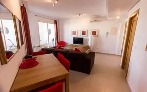 Appartement de vacances avec jardin, piscine et terrasse - Image 3