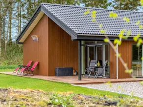 Holiday home with terrace - Image 5