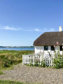 Holiday home with terrace & BBQ | Water view - Image 2