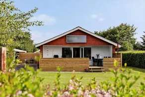 Beautiful holiday home with barbecue & terrace | Pets allowed - Image 2