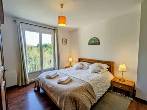 Riverside Retreat: Heated Pool, Tennis, 5 Bedrooms, Private Parking - Image 3