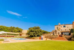 Villa avec barbecue, jacuzzi et sauna - Image 2