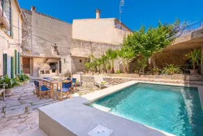 Fully equipped villa with terrace, private pool & barbeque - Image 2