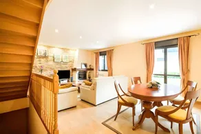 Villa with terrace, hot tub & garden | Mountain view | Suitable for remote work - Image 4
