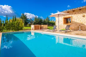 Villa with terrace & private pool - Image 2